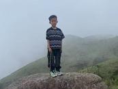 福建8歲男孩在海拔超1800米景區(qū)失蹤  當(dāng)?shù)鼗貞?yīng)：下山途中走失，還在尋找中