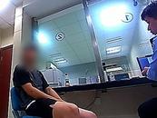 上海一隧道成“王家卫风”网红拍照点？交管部门已专项整治，一人被处罚