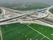 “五一”假期，亳蒙高速1000多名建設者奮戰一線