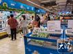 现场 | 永辉超市六安万达店进入“出清”模式    引来大量市民淘货 