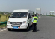 云劍出鞘，查獲兩臺非法營運小型客車