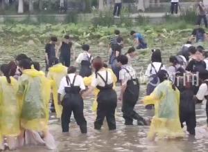 安徽財經大學校慶同歡 “漁”樂無窮捕獲1500余斤魚，免費吃！