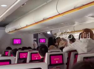 男團粉絲追星拍照堵住機艙過道 海航回應：兩名安全員緊急勸阻未果 事態沒達到報警程度 今后會加強防范