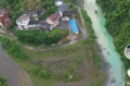 湖南湘西州一河流疑遭污水排放被染成白色  主管部门回应：已介入调查