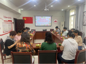 湖濱社區(qū)中心南湖社區(qū)舉辦“指尖傳情 編織母愛時(shí)光”母親節(jié)鉤織活動(dòng)