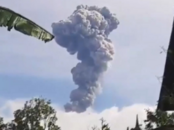 印尼馬拉皮火山噴發 火山灰柱高度1600米以上