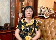 60岁失独母亲冒死生下双胞胎女儿：我教她们吃饭走路，她们教我在破碎中重生