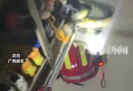 “專業(yè)捕蛇人”被蛇“偷襲”，崇左消防上演自營業(yè)務(wù)大挑戰(zhàn)