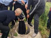 男子不慎墜深井 蕭縣輔警倒掛入井救人