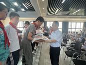 裕安區城南鎮幸福橋社區開展“六一送溫暖 童心共歡樂”慰問困難兒童活動