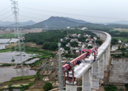 巢馬城際鐵路架梁忙