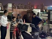 男童夜晚走失，高速收費員幫忙尋家長