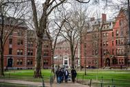 下狠手！美国政府暂停哈佛大学招收国际学生资格