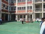 鳳二小教育集團舉行“防災減災 珍愛生命”主題升旗儀式