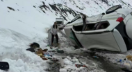 6名老人四川雪山自驾翻车致1死1伤，4人寒风中获救，官方：暂时封山禁行
