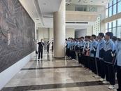 “沉浸式”參觀法院 “零距離”感受庭審——濉溪縣組織師生走進法院旁聽庭審