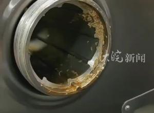 家長反映學校食堂機器出現大量蟲子  多部門回應：已去現場處理