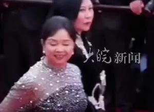 電影《出走的決心》原型60歲“自駕游阿姨”蘇敏走上戛納紅毯