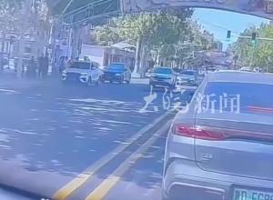 路面塌陷致两辆小轿车陷入 3人轻微伤 邯郸通报
