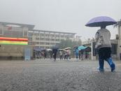蕪湖發布暴雨紅色預警 交警全員上崗護高考
