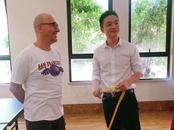 合肥裁縫一針一線縫出國際訂單，手工西服定制受年輕人追捧