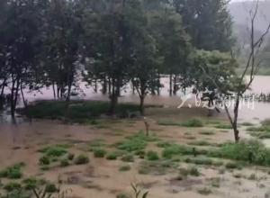 安徽岳西遭遇持續強降雨 天仙河水上漲迅速