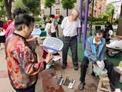 合肥市包河区同安街道开展早八公益便民系列活动之“当早八公益串起父爱的温柔”