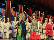 2025全國(guó)新興主流媒體巴中行 恩陽(yáng)船說(shuō)大型情境夜游演出璀璨上演