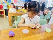 合肥市庐阳区双岗街道窦小桥社区开展童心飞扬“同一个世界，同一个梦想”环境日活动  