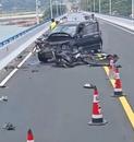 19歲男子騎摩托車在大橋上與汽車相撞墜海身亡！溫州警方介入