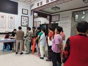定期篩查早干預 健康防線早筑牢 ——歙縣富堨鎮開展宮頸癌集中免費篩查活動 
