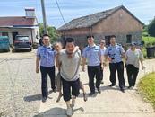 八旬翁農田勞作犯病，滾落山溝被困整夜