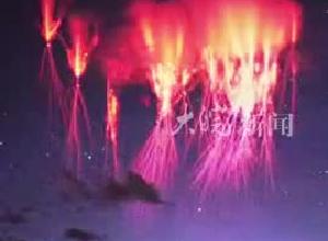 中国摄影师在西藏拍到红色精灵闪电 存在时间极短 难以捉摸 很难拍到 