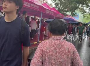 高考第二天物理考试  不少考生反映：个别题目有点新颖整体试题难度适中