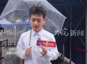 2025年安徽高考作文根据老舍、艾青、穆旦的名言引发的联想和思考写文章