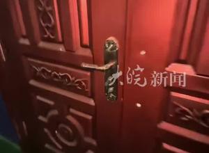湖北宣恩遭遇強降水 一房主開門發現水即將沖進屋