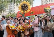 管洪芬：有一种善良叫“别问人家分数”