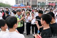 蚌埠市固鎮縣：公安交警護航中考