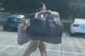 女生高考后独自挑着行李离校引热议 其所在中学回应:成绩出来前不想影响到她