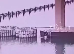 乌称从水下袭击了克里米亚大桥