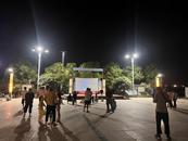宜秀區大龍山鎮桃元社區：紅色電影點亮居民夜生活