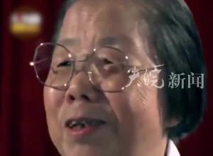 33年前的今天，邓颖超逝世，遵照她的遗愿，她的骨灰装进了周恩来用过的骨灰盒里