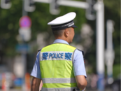 热浪滚烫的“手”护者 | 最美警色，交警蜀黍的“酱油肤”