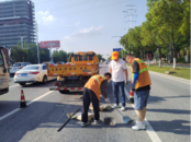 戰高溫，公路養護人用汗水守護平安坦途