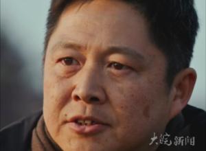 《以法之名》中上演“递U盘”名场面
林鹏：我和张译演对手戏很有默契