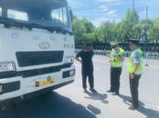 烈日下的堅守：楊小店超限超載檢測站全力護航道路安全