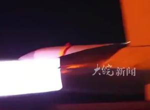   震撼原声！辽宁舰舰载机夜间起降训练