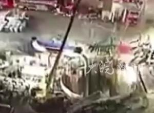 美国洛杉矶一隧道坍塌 造成15人被困
