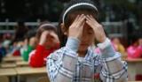 王伟明委员：学生脏手做眼保健操、不规范做操成常态