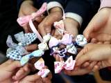 合肥市翡翠学校毕业班学生DIY头饰馈赠师友
